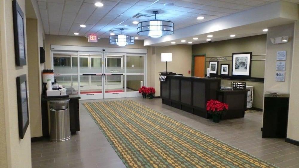 Hampton Inn And Suites Parkersburg Downtown Εξωτερικό φωτογραφία