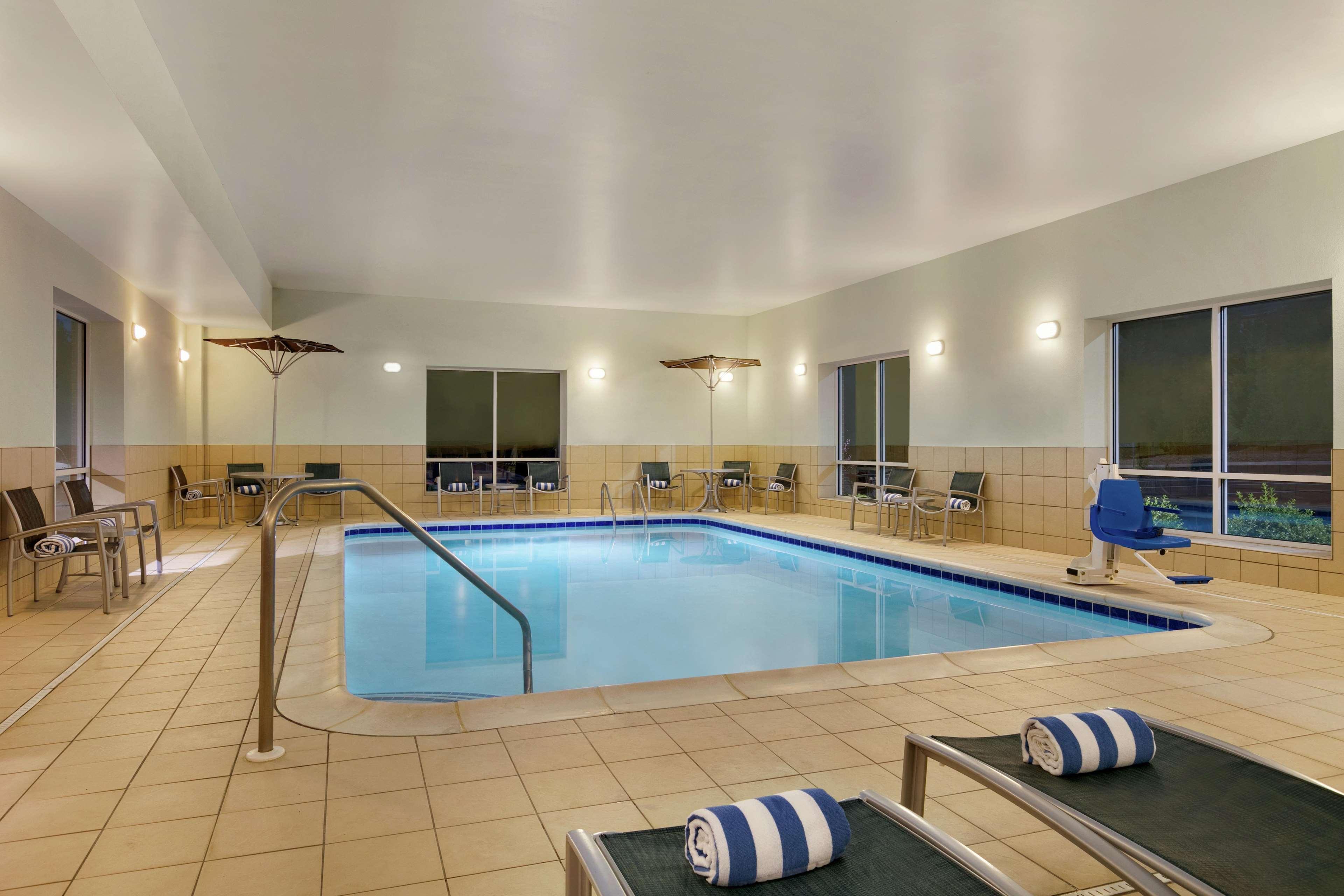Hampton Inn And Suites Parkersburg Downtown Εξωτερικό φωτογραφία