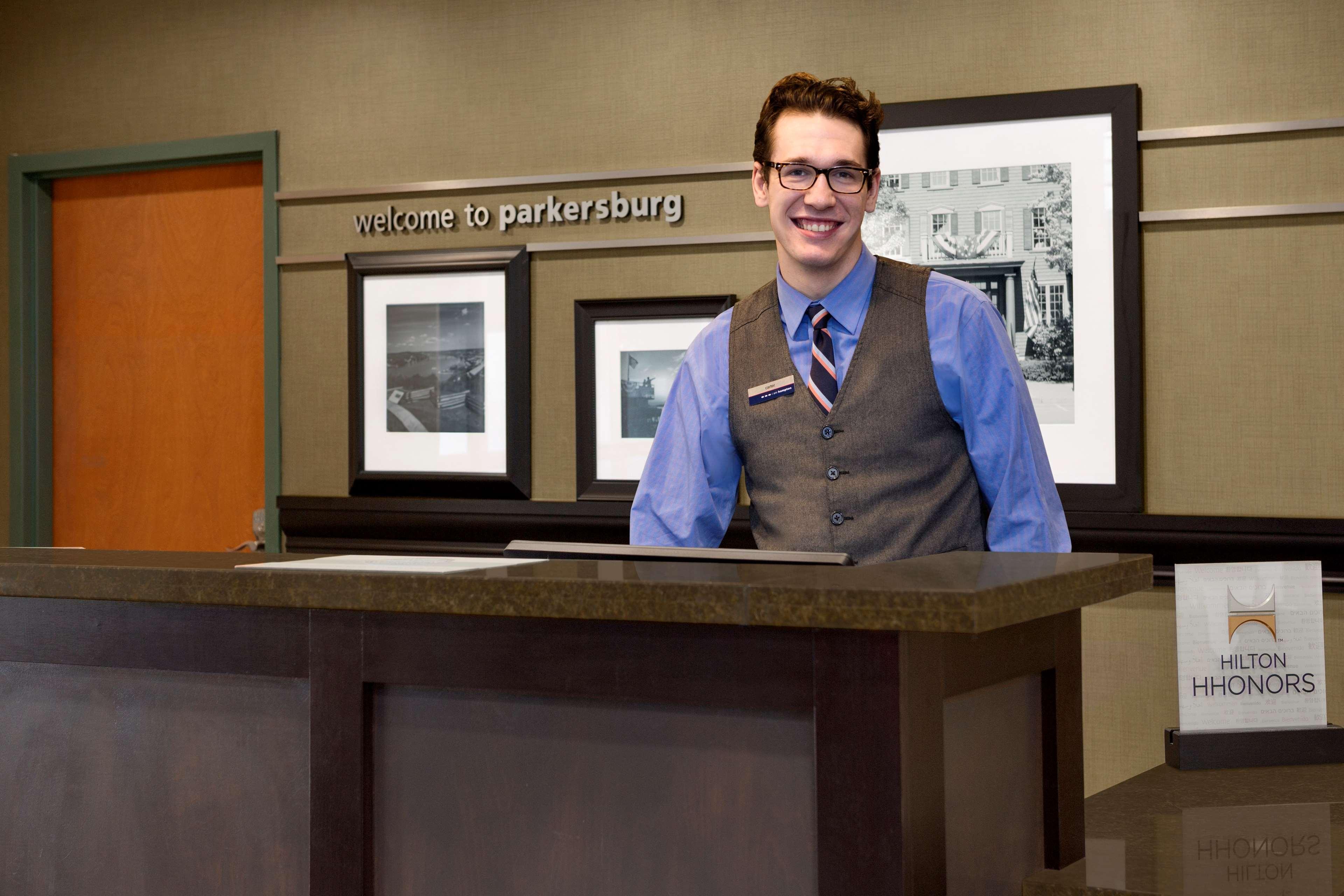 Hampton Inn And Suites Parkersburg Downtown Εξωτερικό φωτογραφία