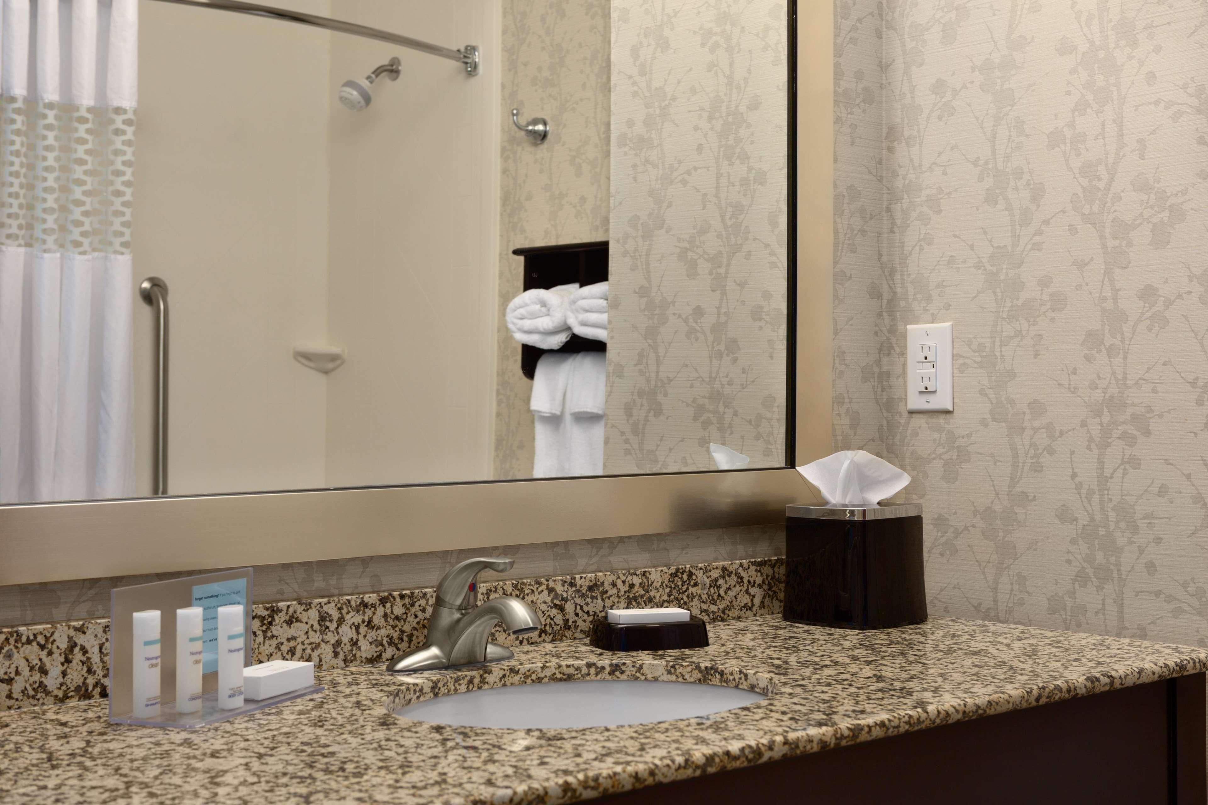 Hampton Inn And Suites Parkersburg Downtown Εξωτερικό φωτογραφία