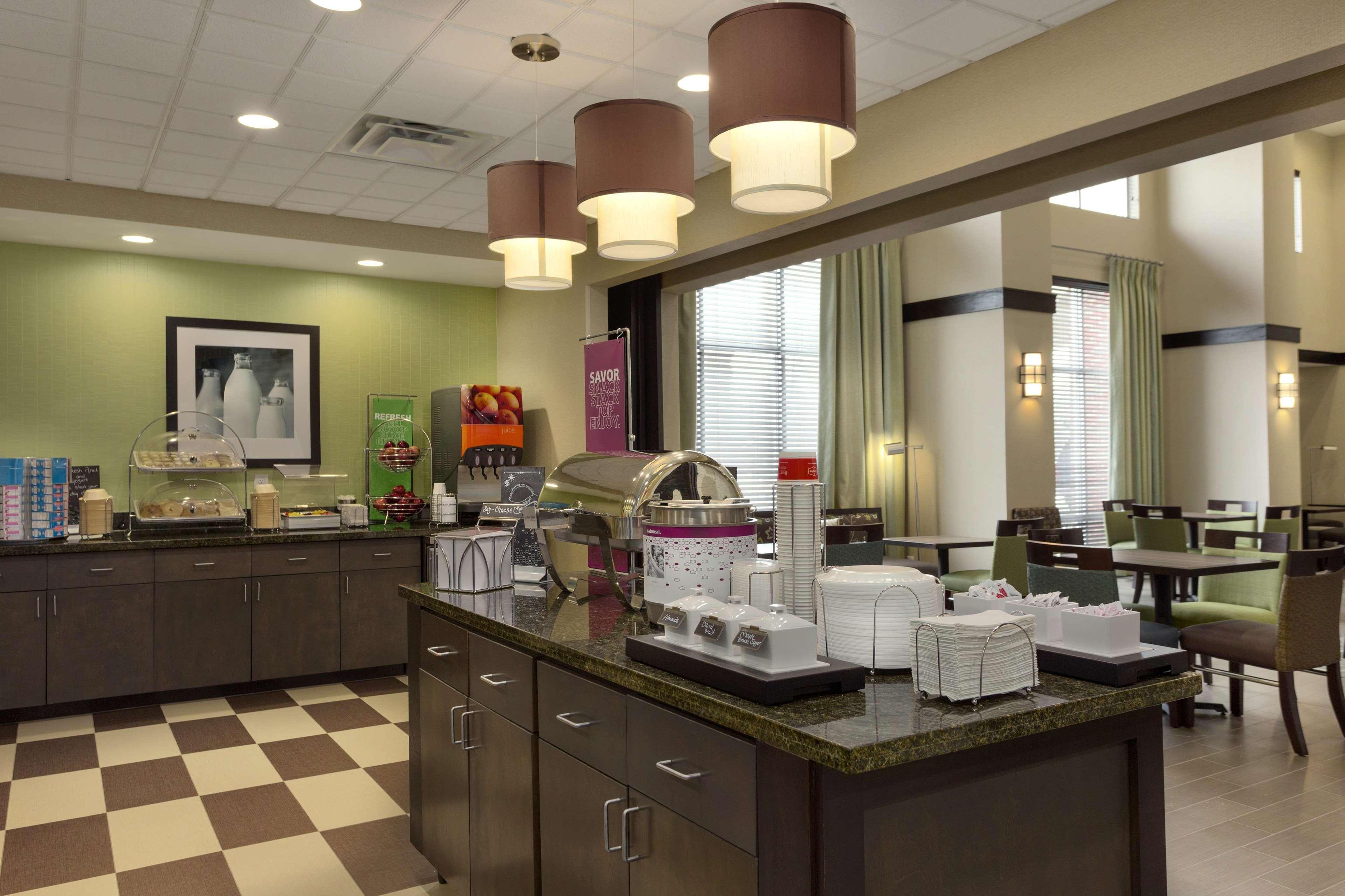 Hampton Inn And Suites Parkersburg Downtown Εξωτερικό φωτογραφία