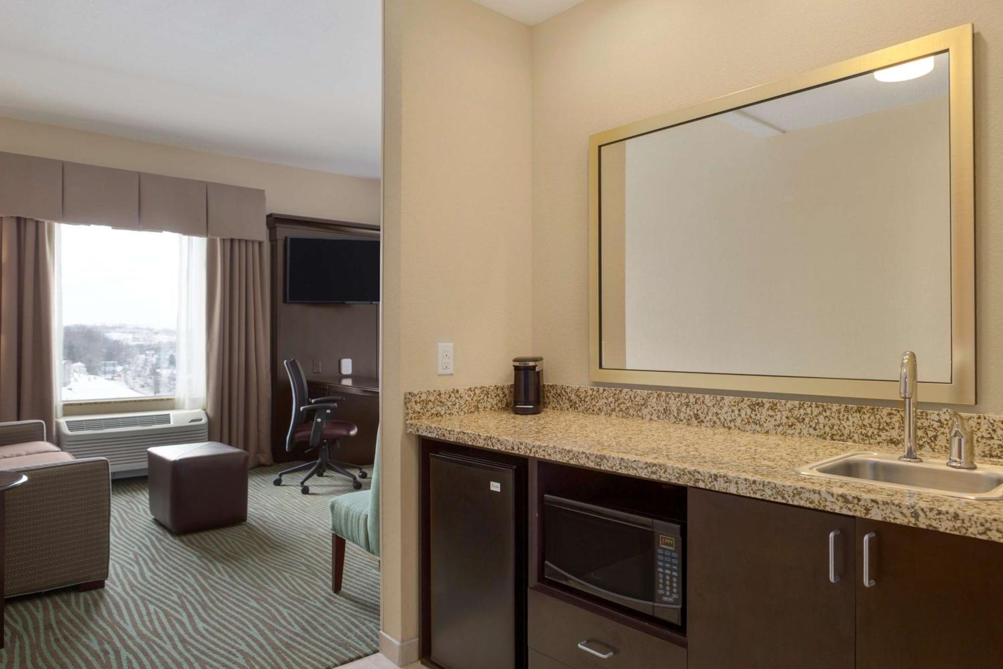 Hampton Inn And Suites Parkersburg Downtown Εξωτερικό φωτογραφία