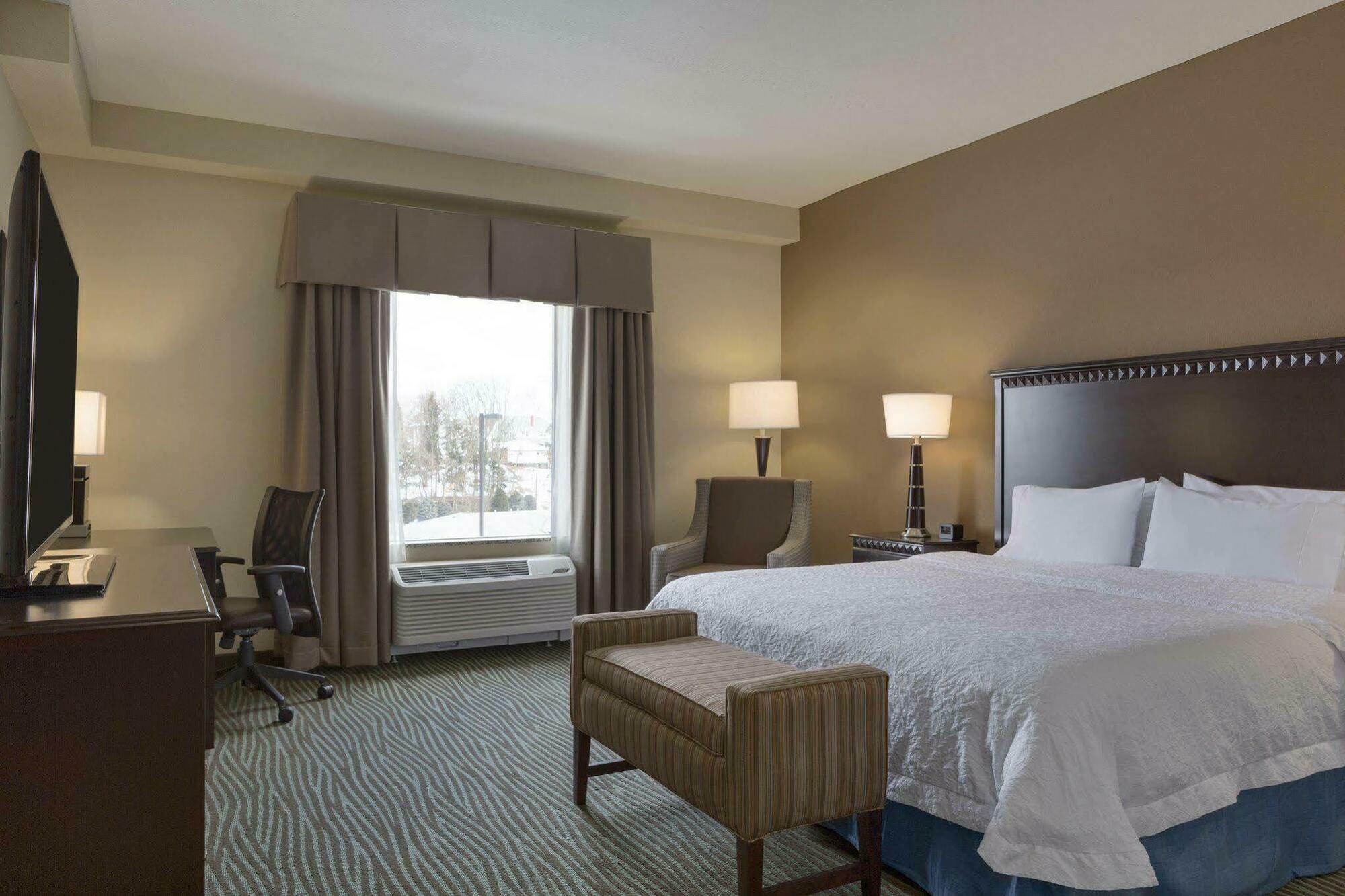 Hampton Inn And Suites Parkersburg Downtown Εξωτερικό φωτογραφία